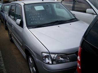 2001 Mazda Demio Photos