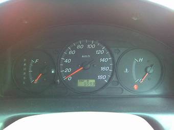 2001 Mazda Demio Photos
