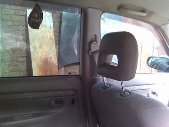 2001 Mazda Demio Pictures