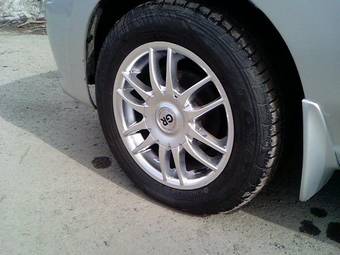 2001 Mazda Demio Pictures