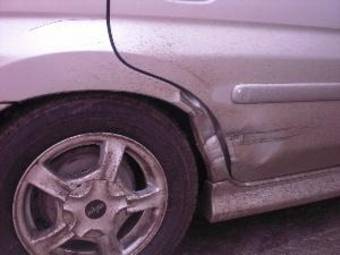 2001 Mazda Demio Photos