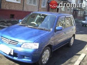 2001 Mazda Demio Pictures