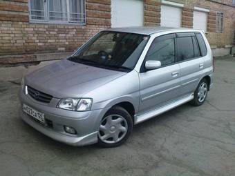 2001 Mazda Demio Photos