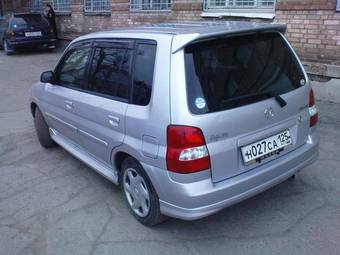 2001 Mazda Demio Photos
