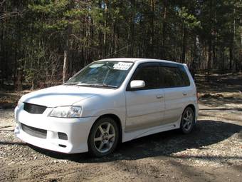 2001 Mazda Demio Photos