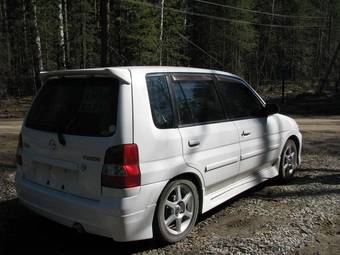 2001 Mazda Demio Pictures