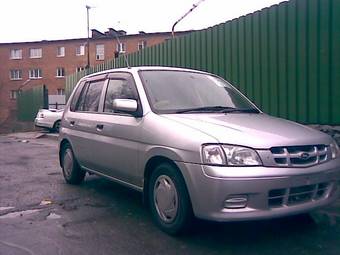 2001 Mazda Demio Pictures