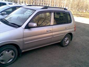 2001 Mazda Demio Pictures