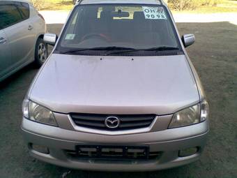 2001 Mazda Demio Photos