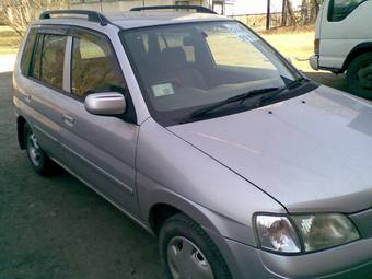 2001 Mazda Demio Photos