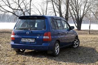 2001 Mazda Demio Photos