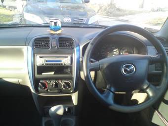 2001 Mazda Demio Pictures