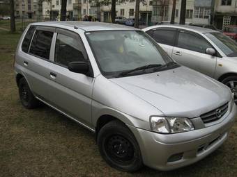 2001 Mazda Demio Photos