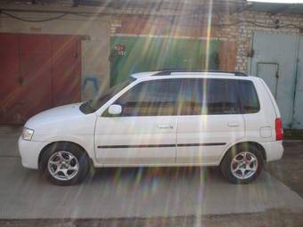 2001 Mazda Demio Photos