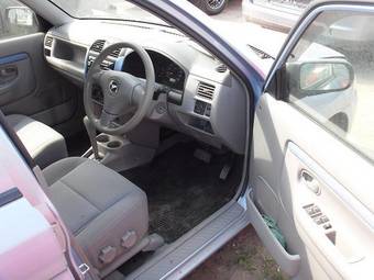 2001 Mazda Demio Pictures