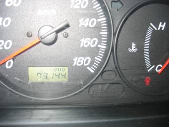 2001 Mazda Demio Photos