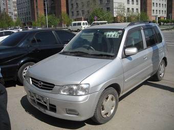 2001 Mazda Demio Photos