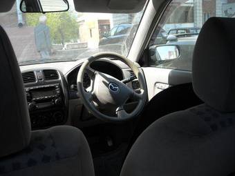 2001 Mazda Demio Photos