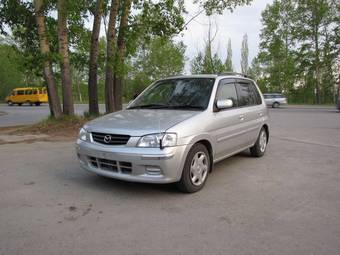 2001 Mazda Demio Photos