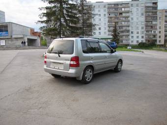 2001 Mazda Demio Photos