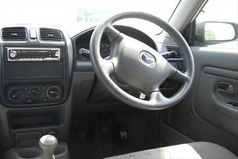 2001 Mazda Demio Pics