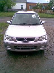 2001 Mazda Demio Photos