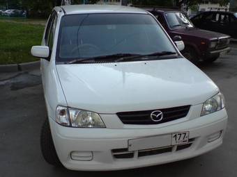 2001 Mazda Demio Photos