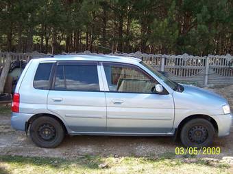 2001 Mazda Demio Images