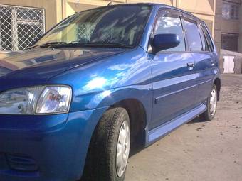 2001 Mazda Demio Photos