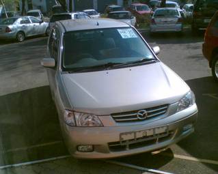 2001 Mazda Demio Pictures