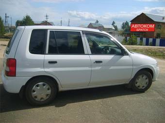 2001 Mazda Demio Photos