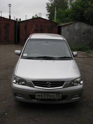 2001 Mazda Demio Photos