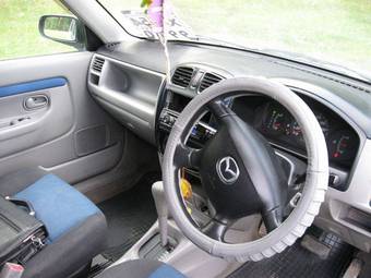 2001 Mazda Demio Images