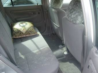 2001 Mazda Demio Pictures