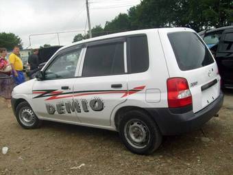 2001 Mazda Demio Pictures