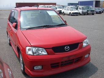 2001 Mazda Demio Photos