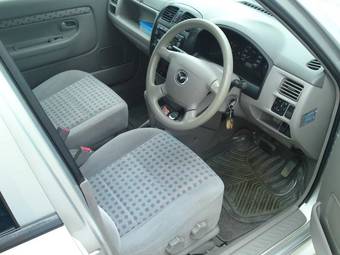 2001 Mazda Demio Images