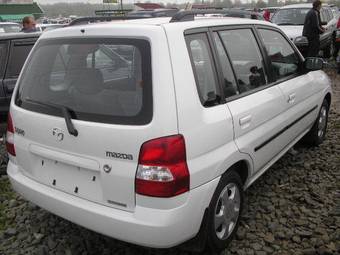 2001 Mazda Demio Photos
