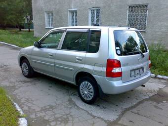 2001 Mazda Demio Photos