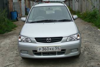 2001 Mazda Demio Photos