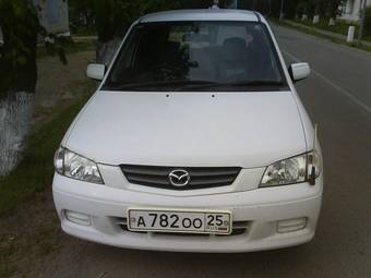 2001 Mazda Demio Photos