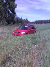 2001 Mazda Demio Photos