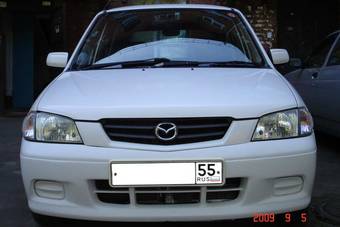 2001 Mazda Demio Pictures