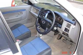 2001 Mazda Demio Photos