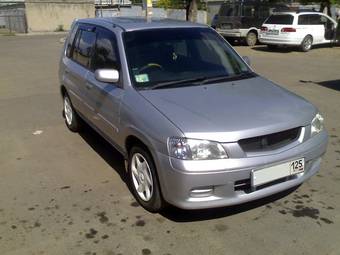 2001 Mazda Demio Pictures