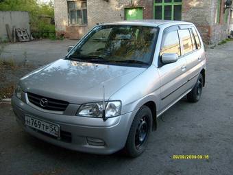 2001 Mazda Demio Photos