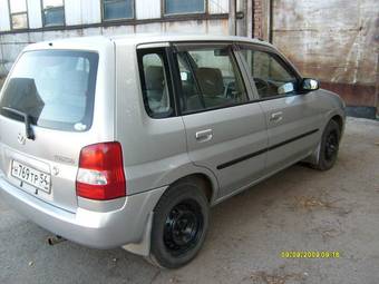 2001 Mazda Demio Photos