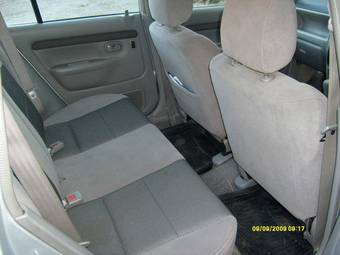 2001 Mazda Demio Photos