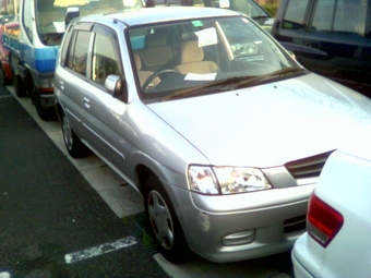 2002 Mazda Demio