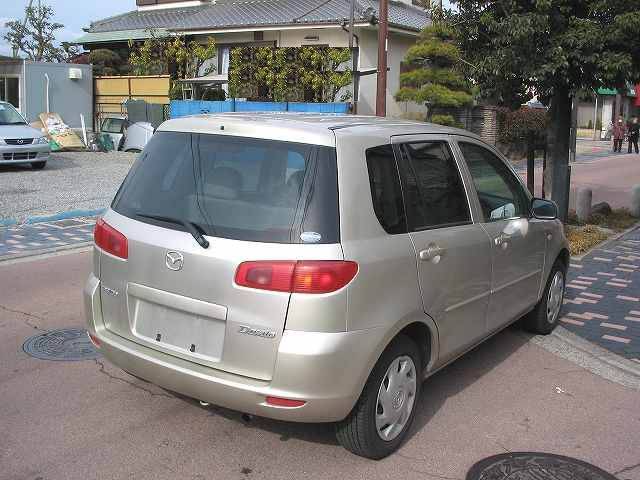 2002 Mazda Demio